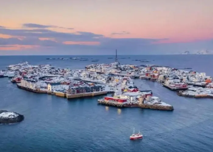 I Banhammaren Med Balkong Henningsvær