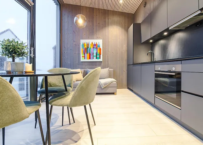 I Banhammaren Med Balkong Appartement Henningsvær